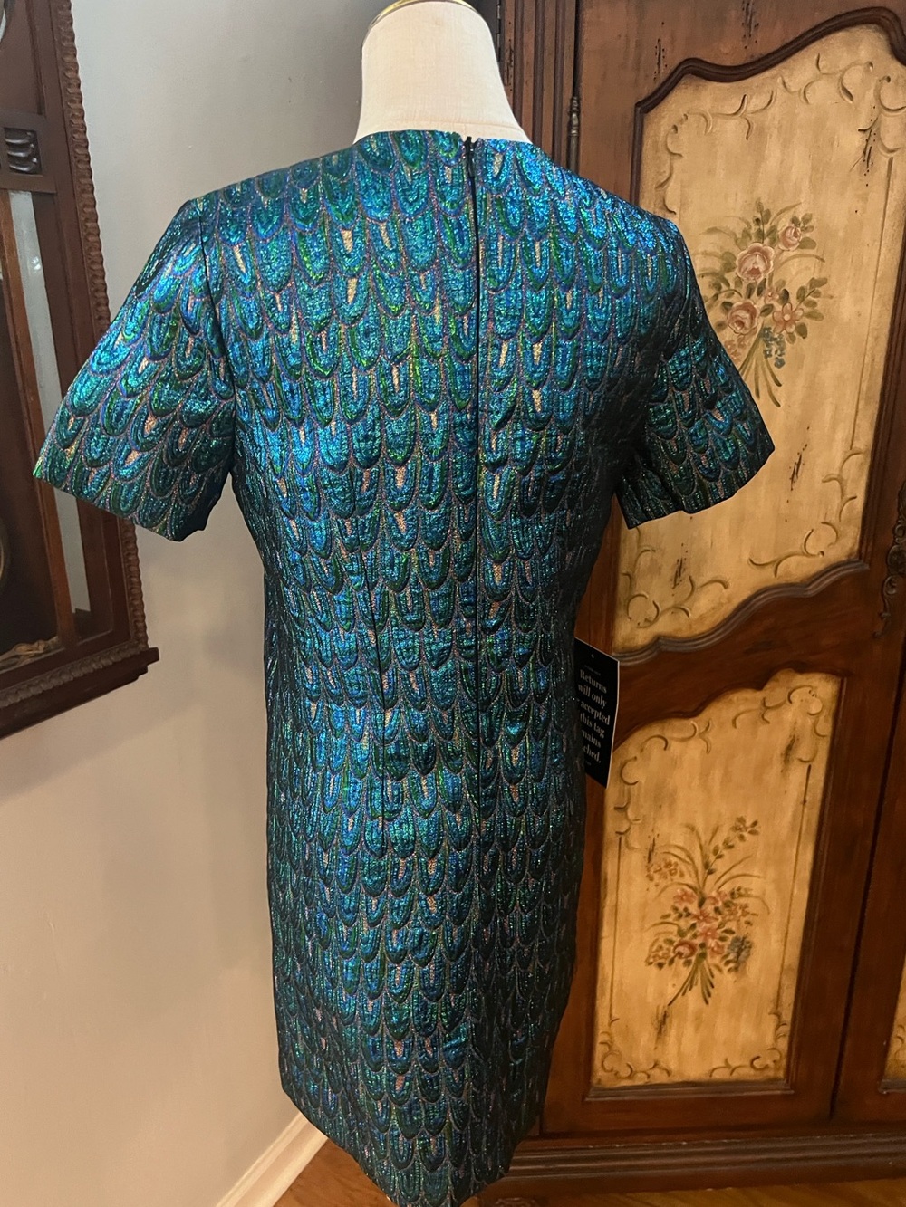 NWT Pomander Place by Tuckernuck Metallic Jacquard Peacock Shift Dress Size XS - Picture 6 of 9